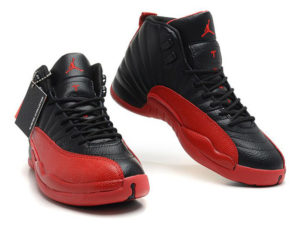 Кроссовки Nike Air Jordan 12 Retro черные с красным мужские - фото спереди