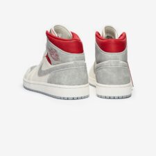 Nike Jordan 1 Retro бело-серые с красным (40-45)