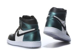 Nike Jordan 1 Retro бело-зелено-черные хамелеон (35-45)